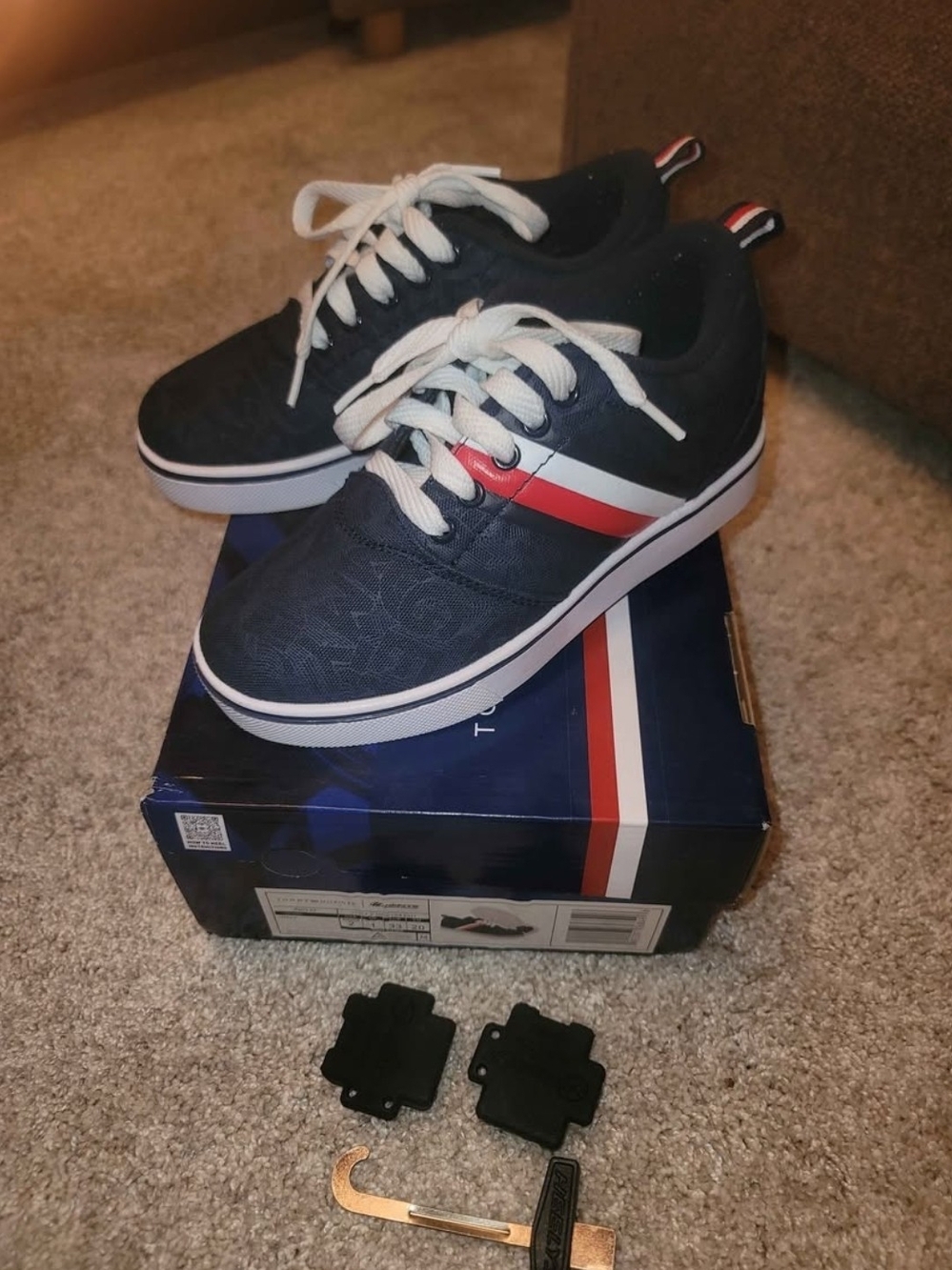 NavyTommy Hilfiger Heelys Youth -  Size 2